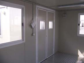 bungalow-portes-saloon