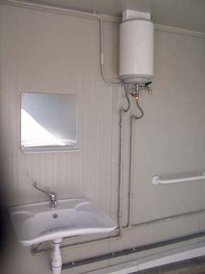 chauffe-eau-sanitaire-PMR-sur-mesures-2wc-1douche-1urinoir