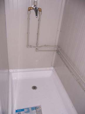 douche-camping-sanitaire-6m-sur-mesures-douches-lavabos