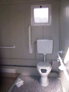 interieur-PMR-sanitaire-PMR-sur-mesures-2wc-1douche-1urinoir