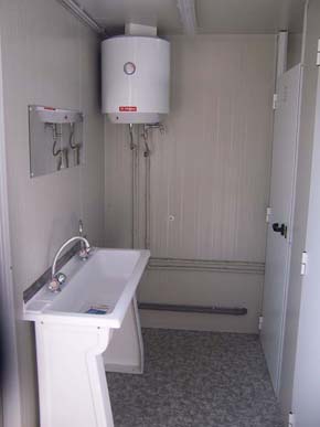 lavabos-sanitaire-PMR-sur-mesures-2wc-1douche-1urinoir