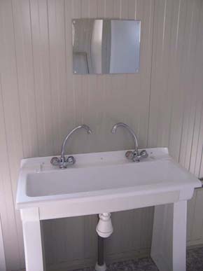 lave-mains-sanitaire-sur-mesures-2wc-10urinoirs